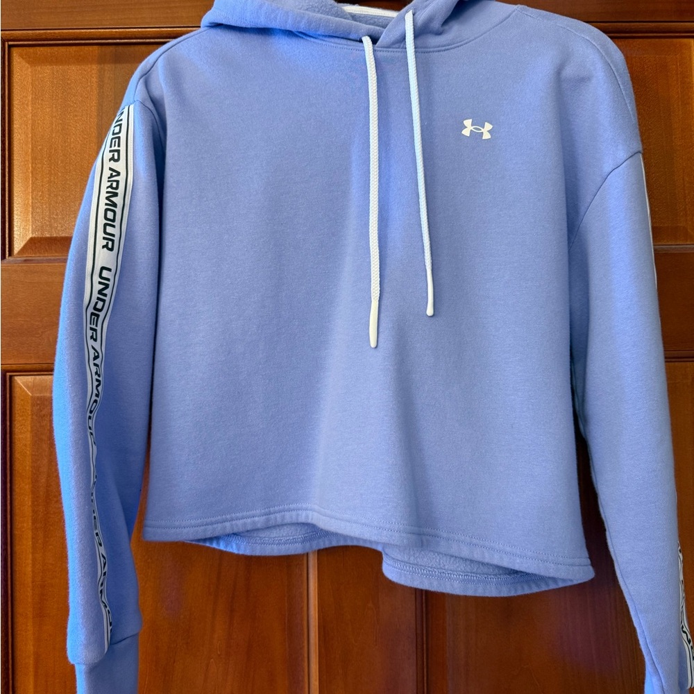 Under Armour cropped hoodie and leggings (set)